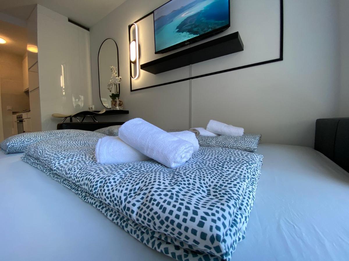 Modern Sea View Studio In Benal Beach Benalmadena Luaran gambar